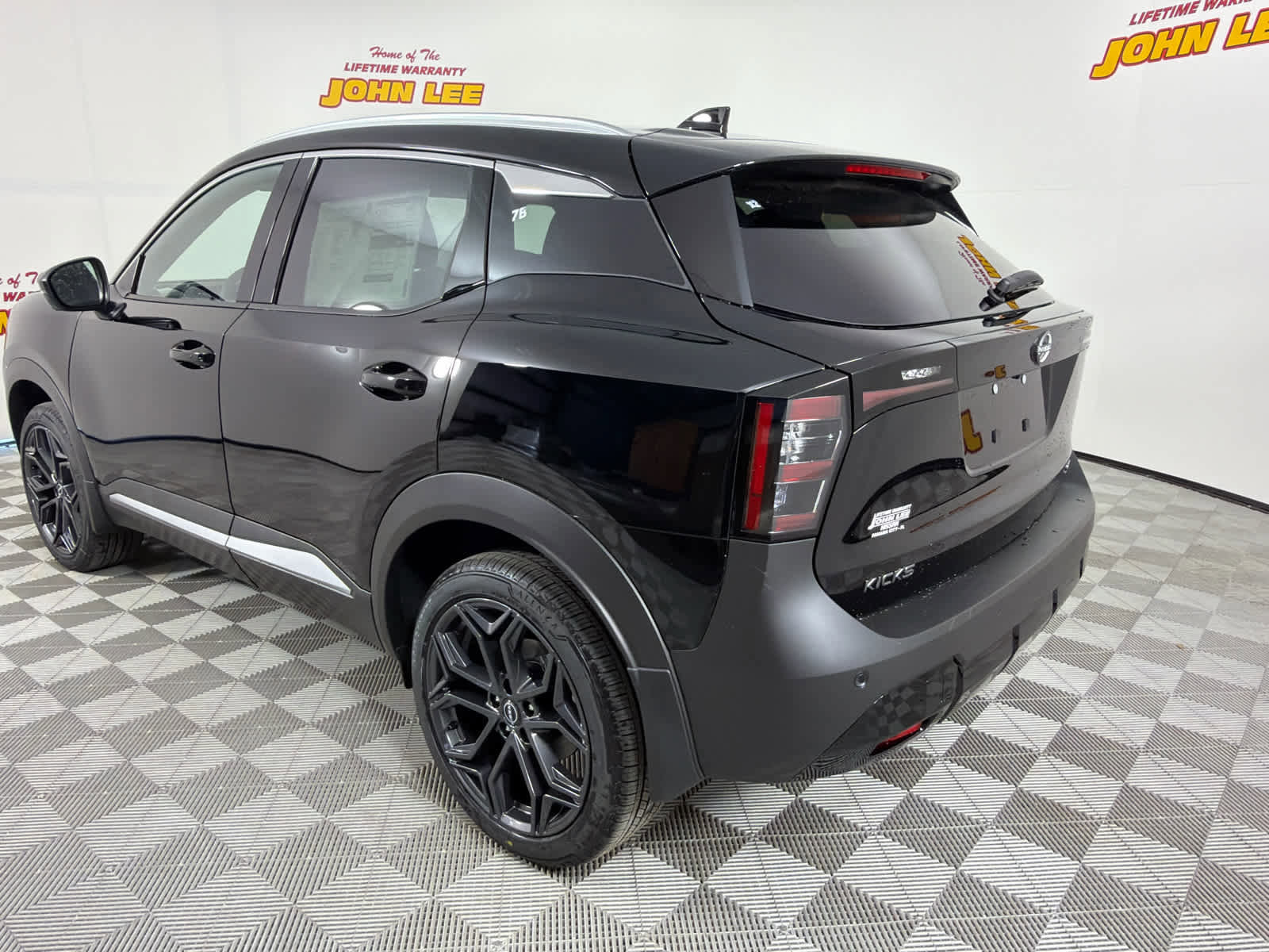 New 2026 Nissan Kicks SR w/ SR Premium Package image 3