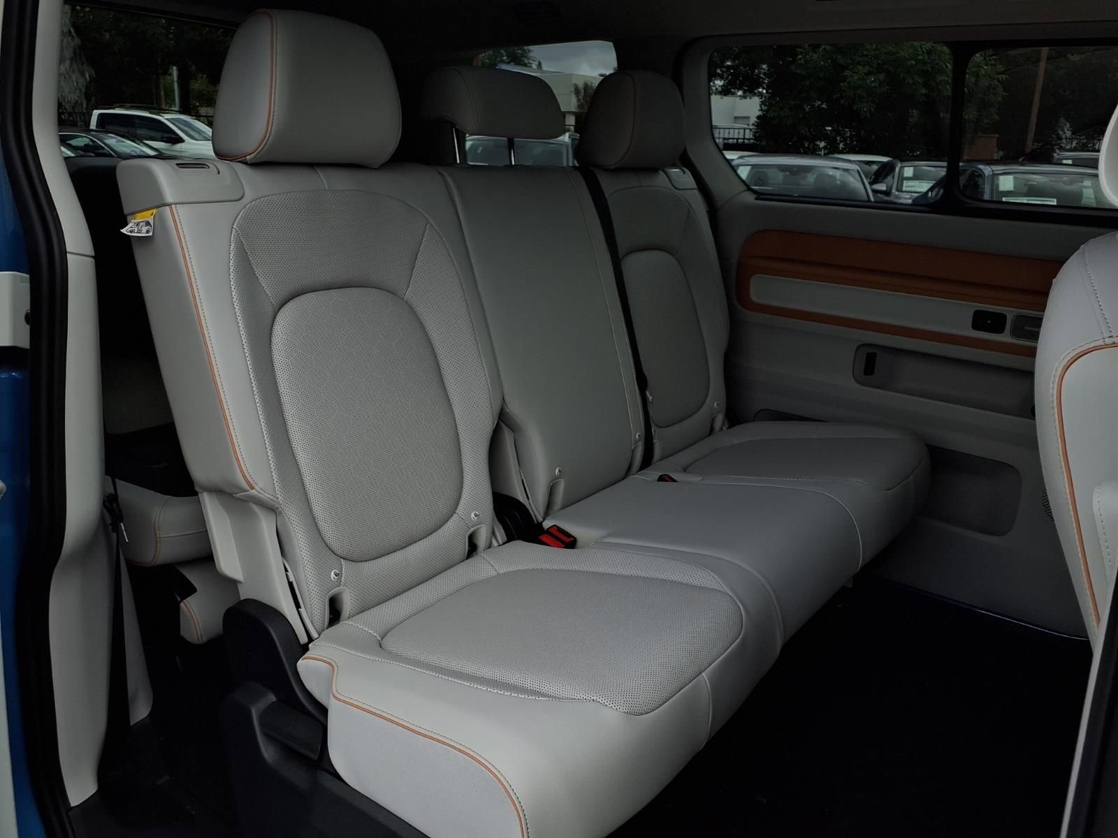 Certified 2025 Volkswagen ID. Buzz 1st Edition RWD image 25
