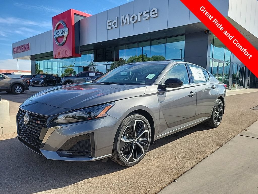 New 2025 Nissan Altima 2.5 SR w/ SR Premium Package FWD video 1
