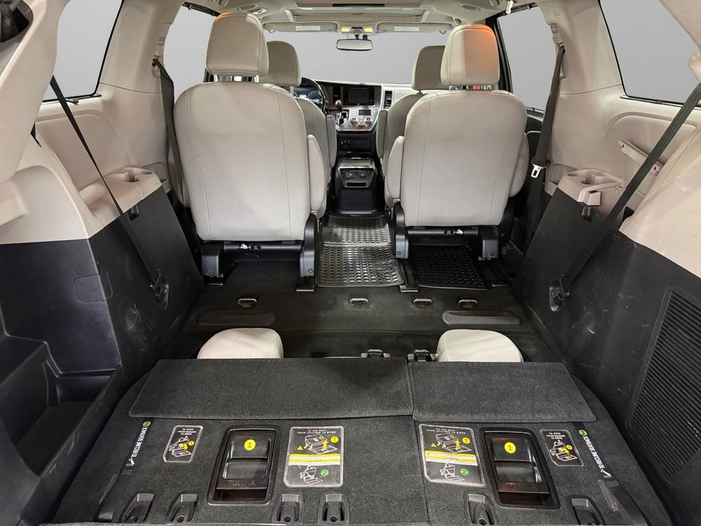Used 2017 Toyota Sienna Limited AWD/4WD image 5