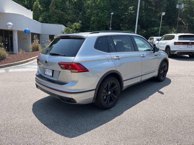 Used 2023 Volkswagen Tiguan SE R-Line FWD image 3