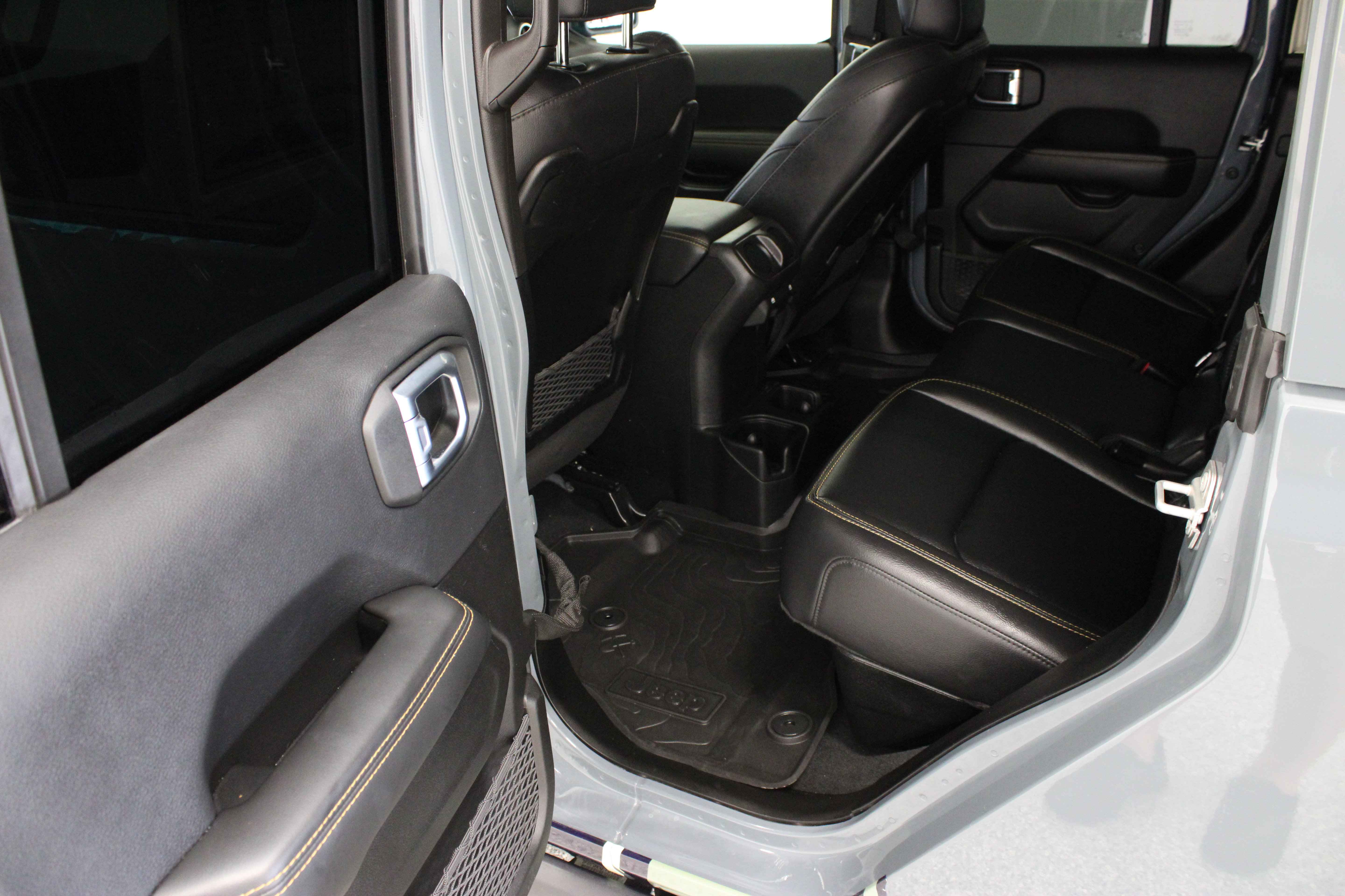 Used 2025 Jeep Gladiator Sport AWD/4WD image 26
