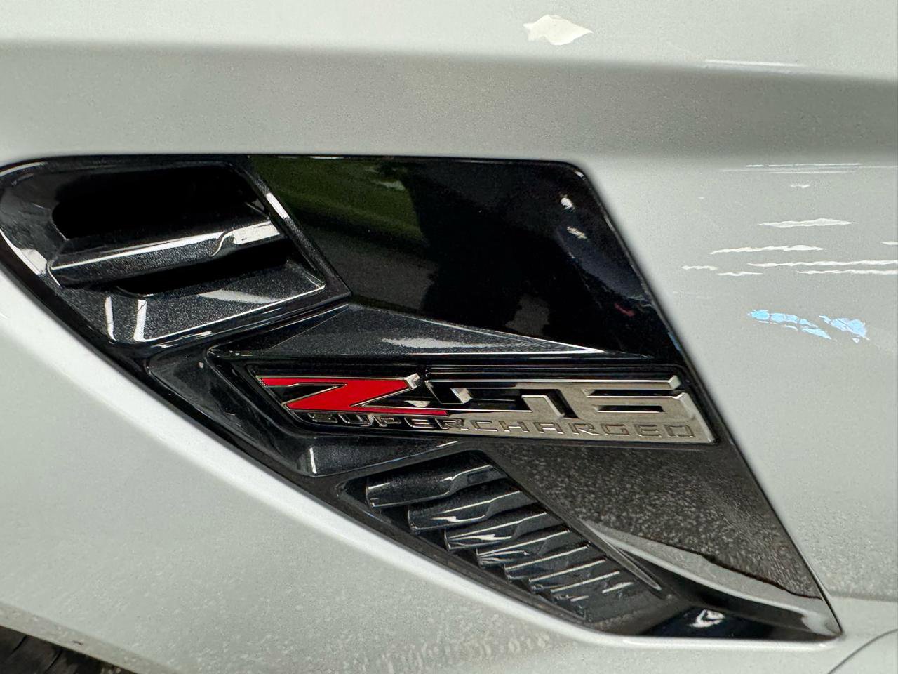 Used 2015 Chevrolet Corvette Z06 w/ 3LZ Preferred Equipment Group image 30