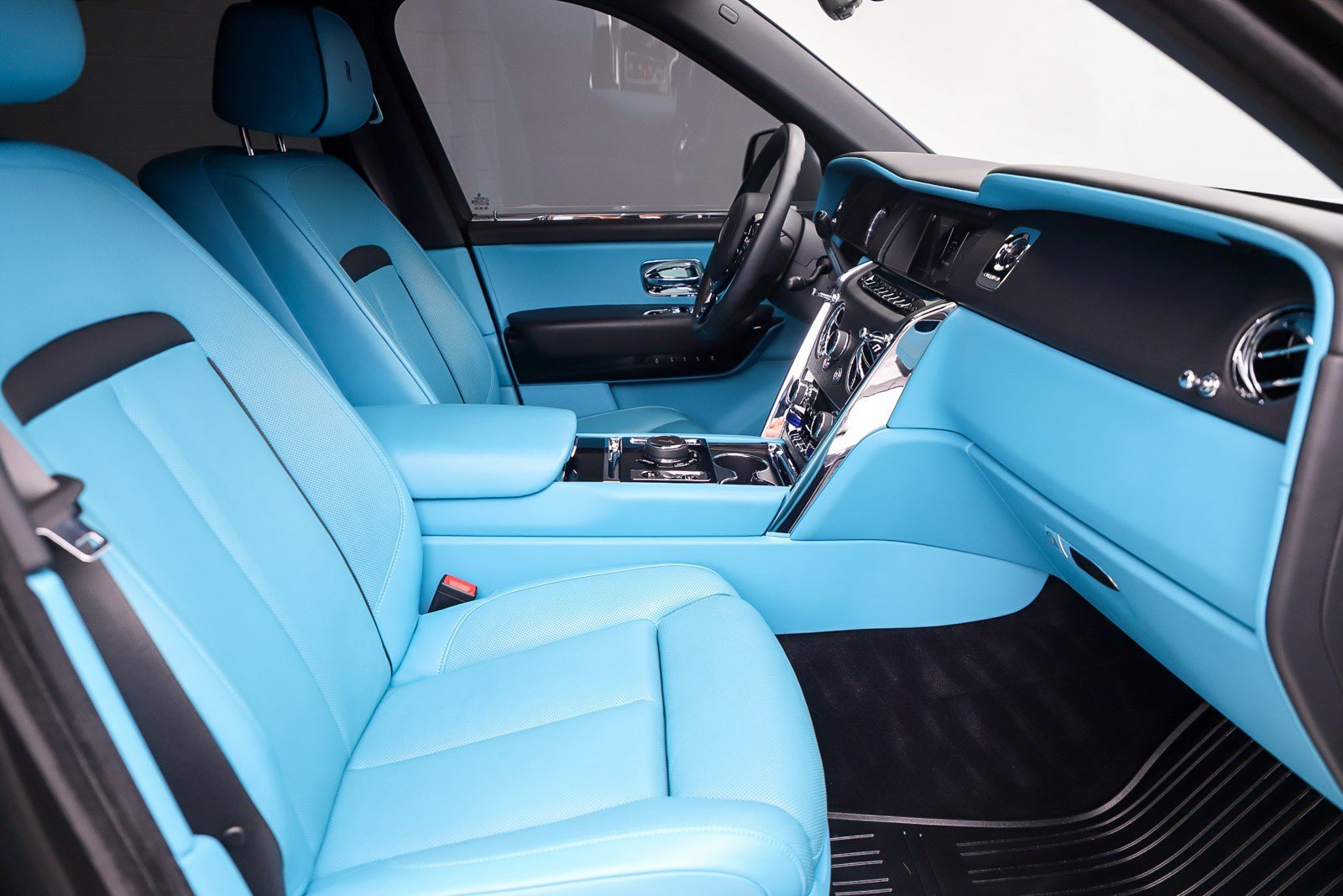 Used 2023 Rolls-Royce Cullinan AWD/4WD image 21