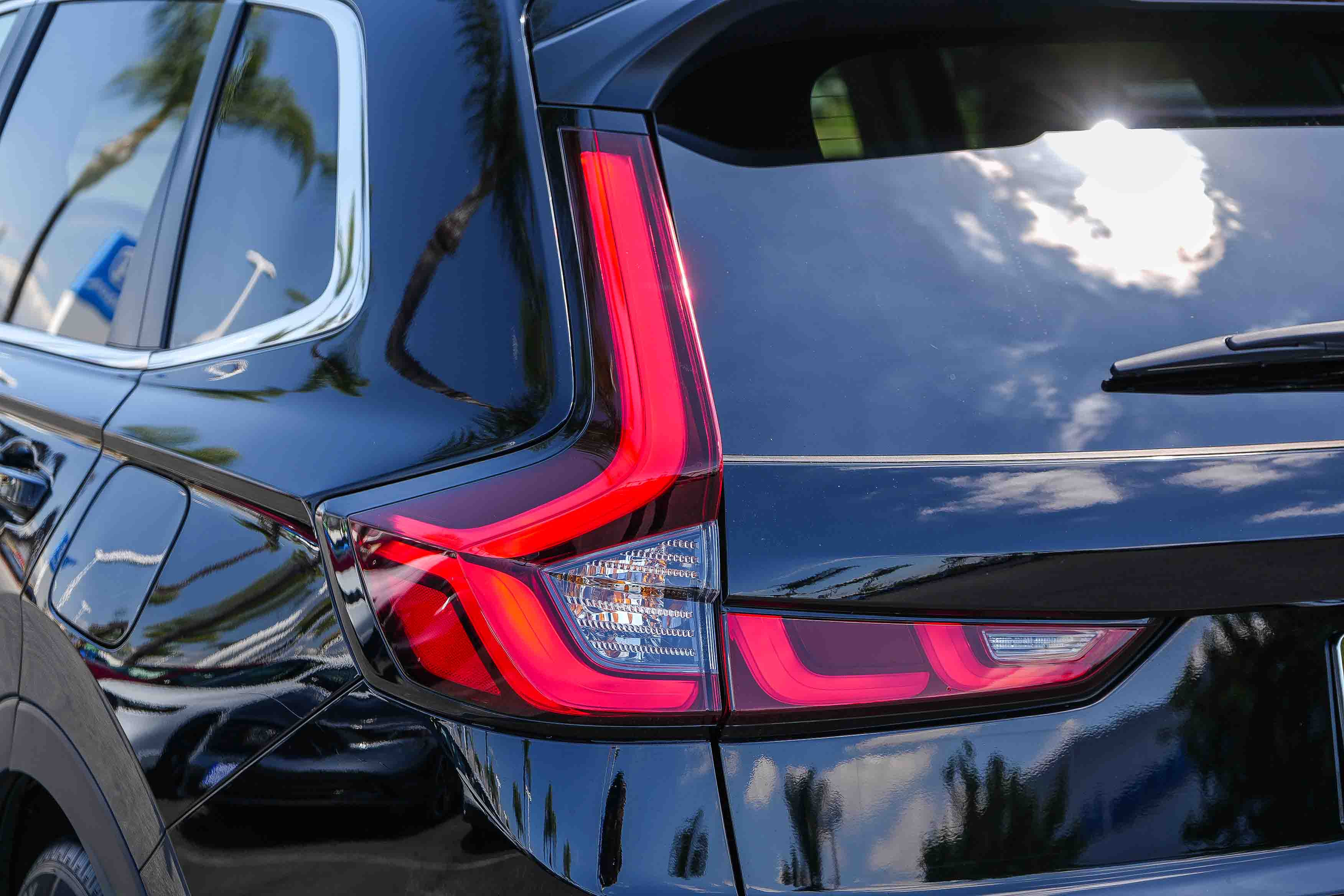 Used 2025 Honda CR-V EX image 11