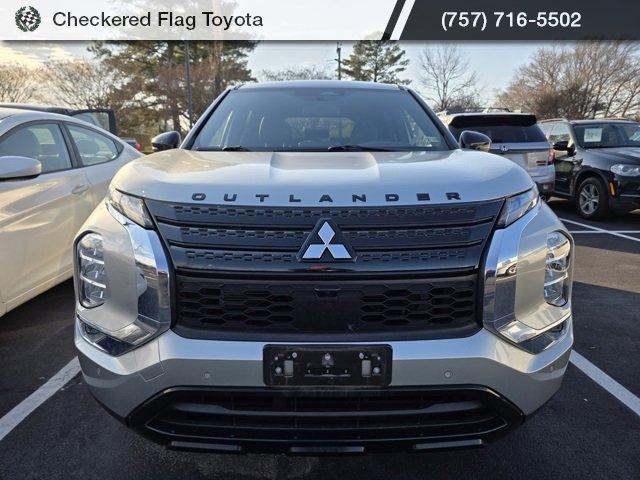 Used 2022 Mitsubishi Outlander SEL Black Edition image 2
