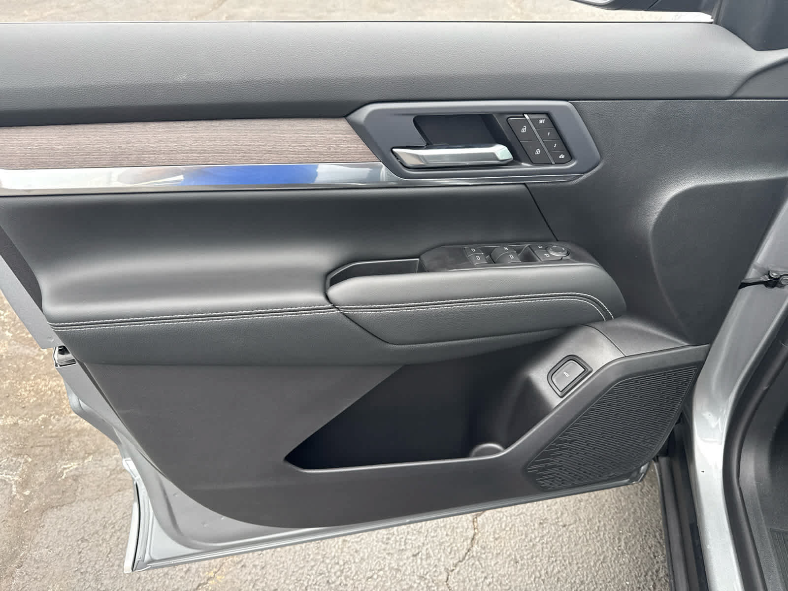 New 2027 GMC Terrain Denali w/ LPO, Floor Liner Package AWD/4WD image 13