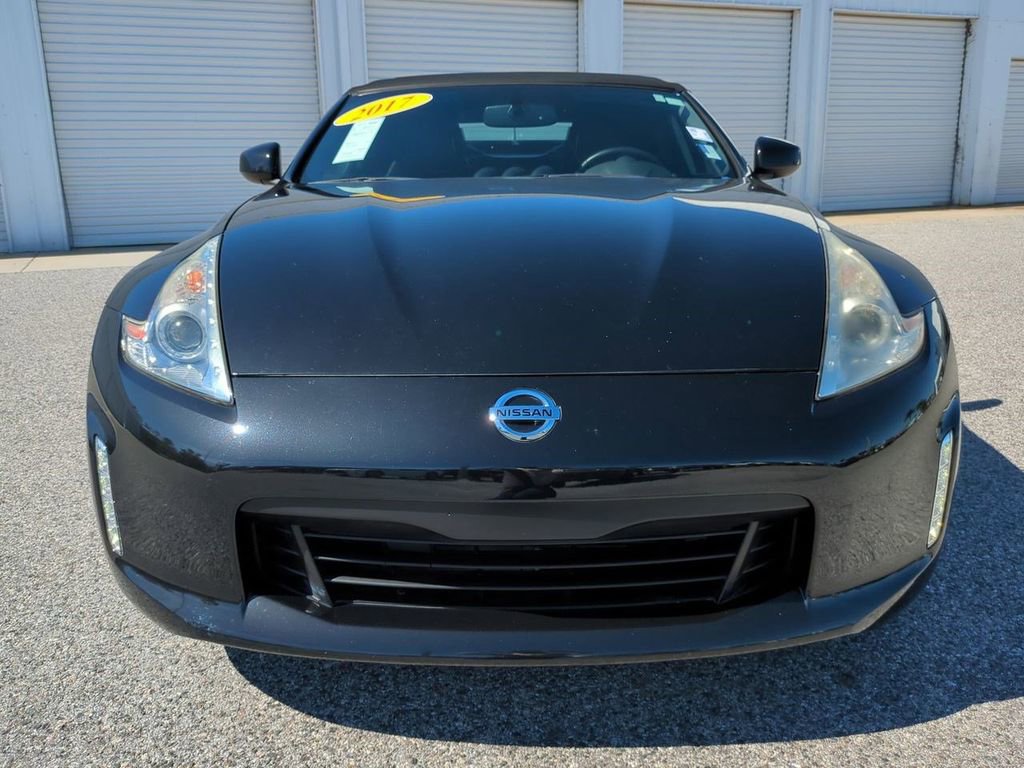 Used 2017 Nissan 370Z Touring image 9