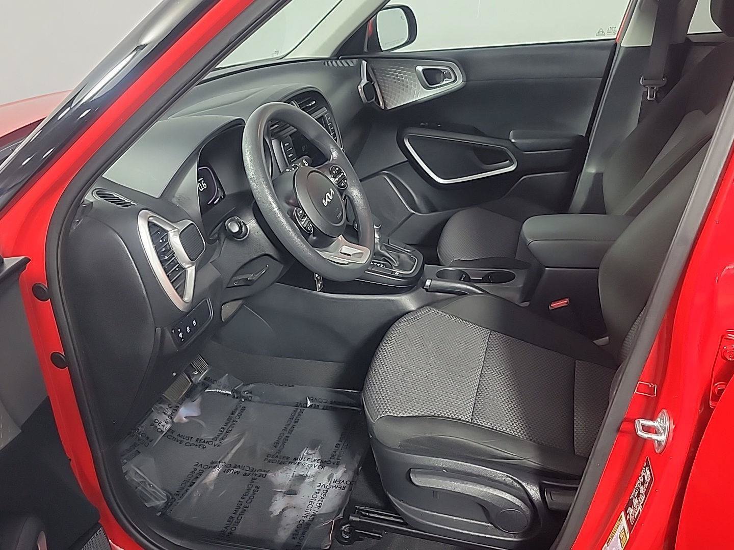 Certified 2023 Kia Soul LX w/ LX Technology Package FWD image 18