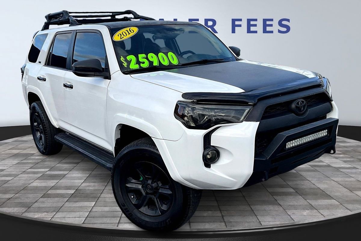 Used 2016 Toyota 4Runner SR5 image 3