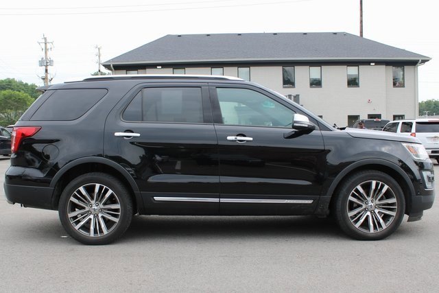 Used 2017 Ford Explorer Platinum image 6