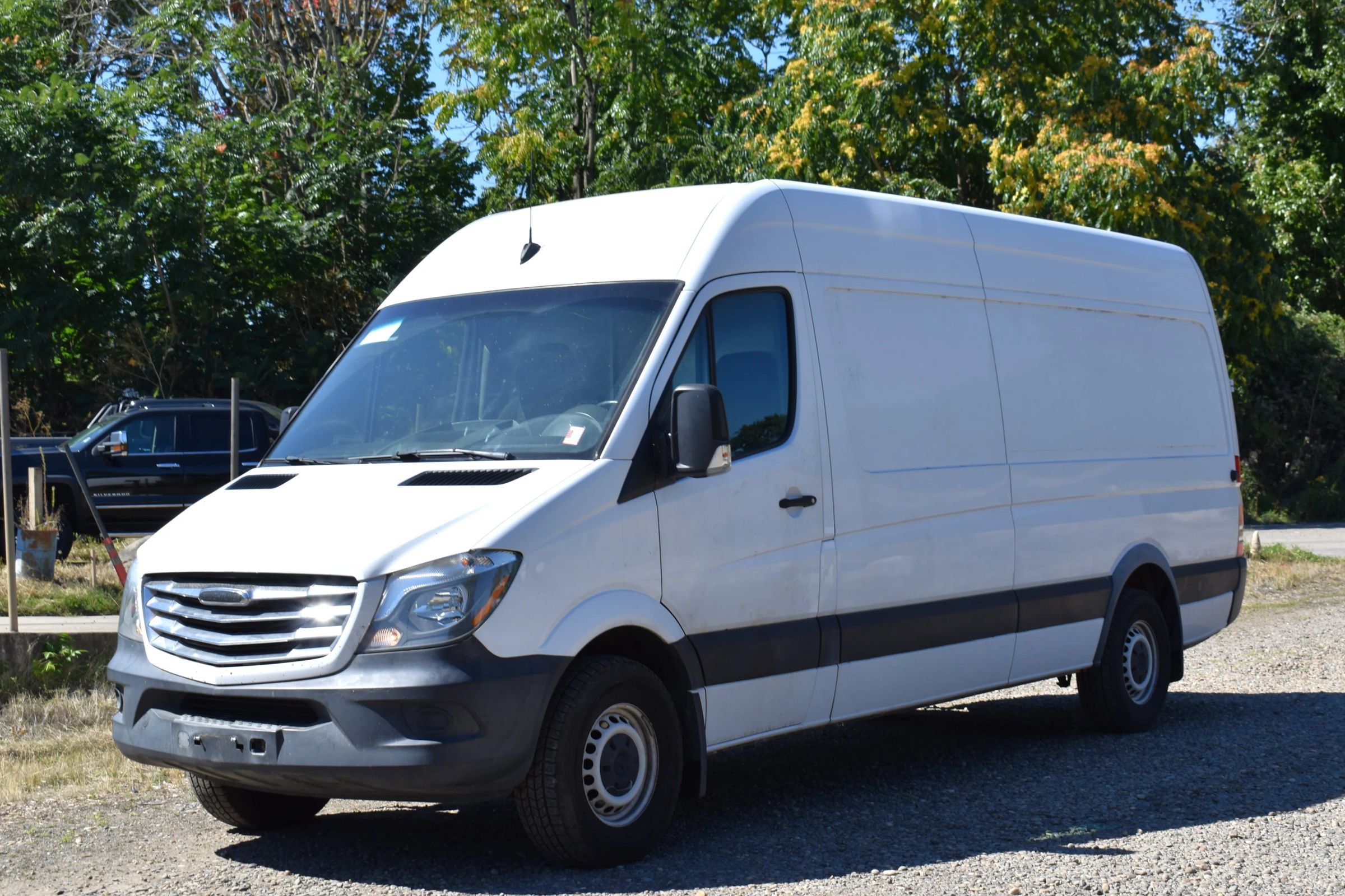 Used 2017 Freightliner Sprinter 2500 RWD image 5