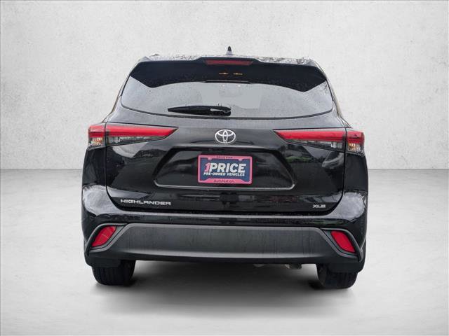 Used 2023 Toyota Highlander XLE image 7
