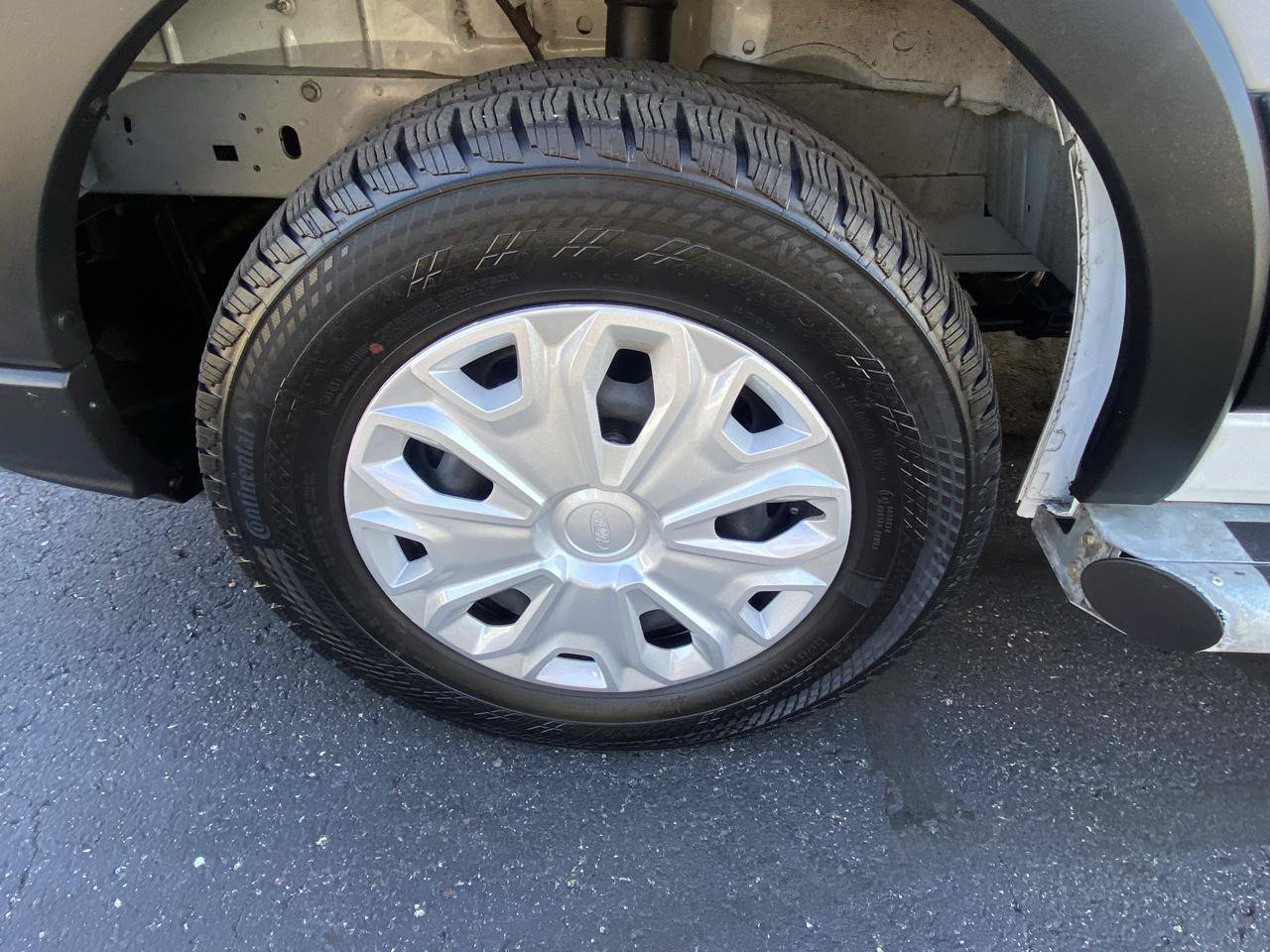 Used 2025 Ford Transit 250 Low Roof w/ Exterior Upgrade Package RWD image 32