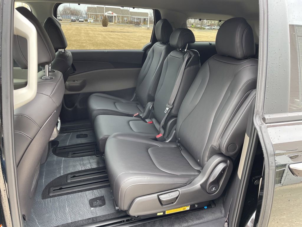 New 2026 Kia Carnival EX image 10
