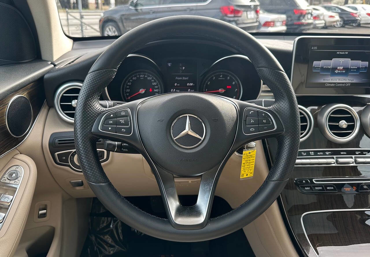 Used 2019 Mercedes-Benz GLC 300 w/ Premium Package image 22