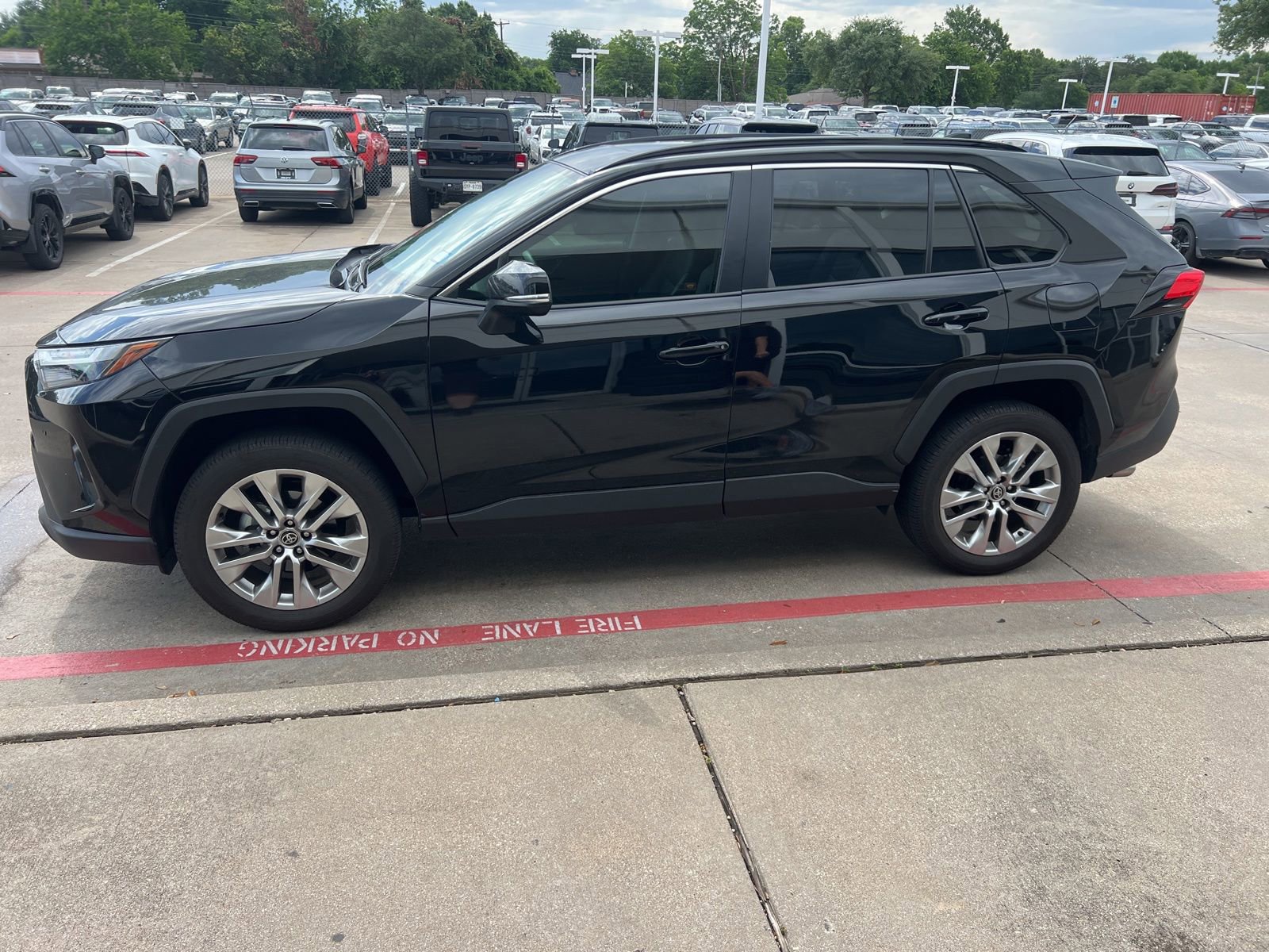 Used 2024 Toyota RAV4 XLE Premium w/ Weather Package FWD image 5