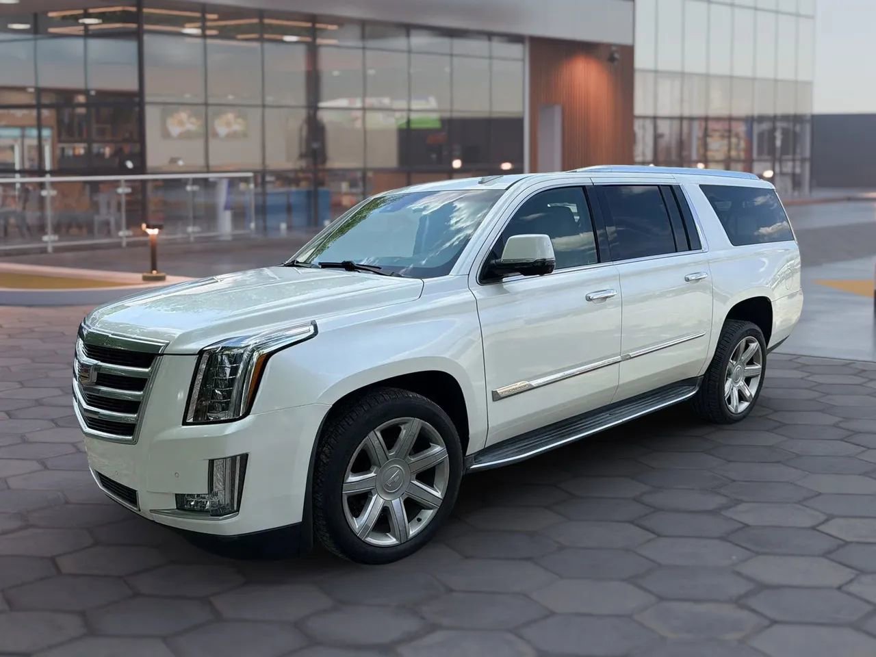 Used 2015 Cadillac Escalade ESV Luxury AWD/4WD image 25