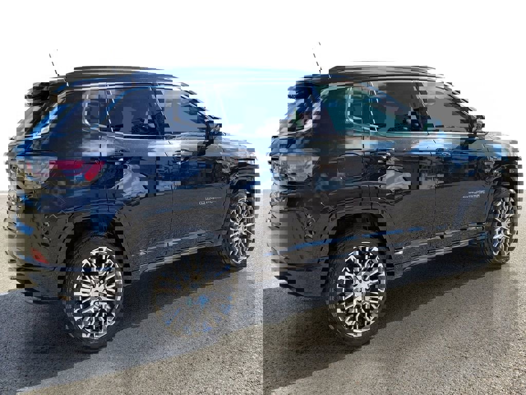 Used 2022 Jeep Compass Limited w/ Elite Group image 4