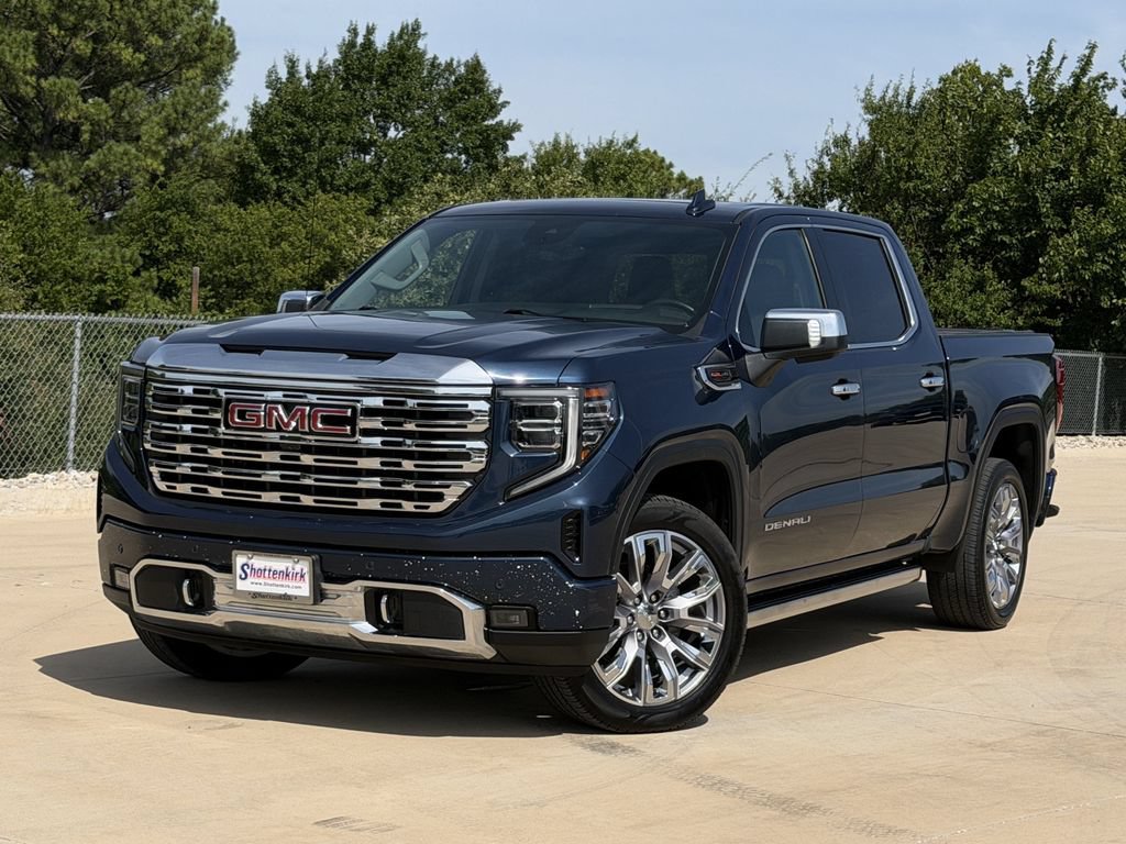 Used 2023 GMC Sierra 1500 Denali w/ Denali Reserve Package AWD/4WD image 2