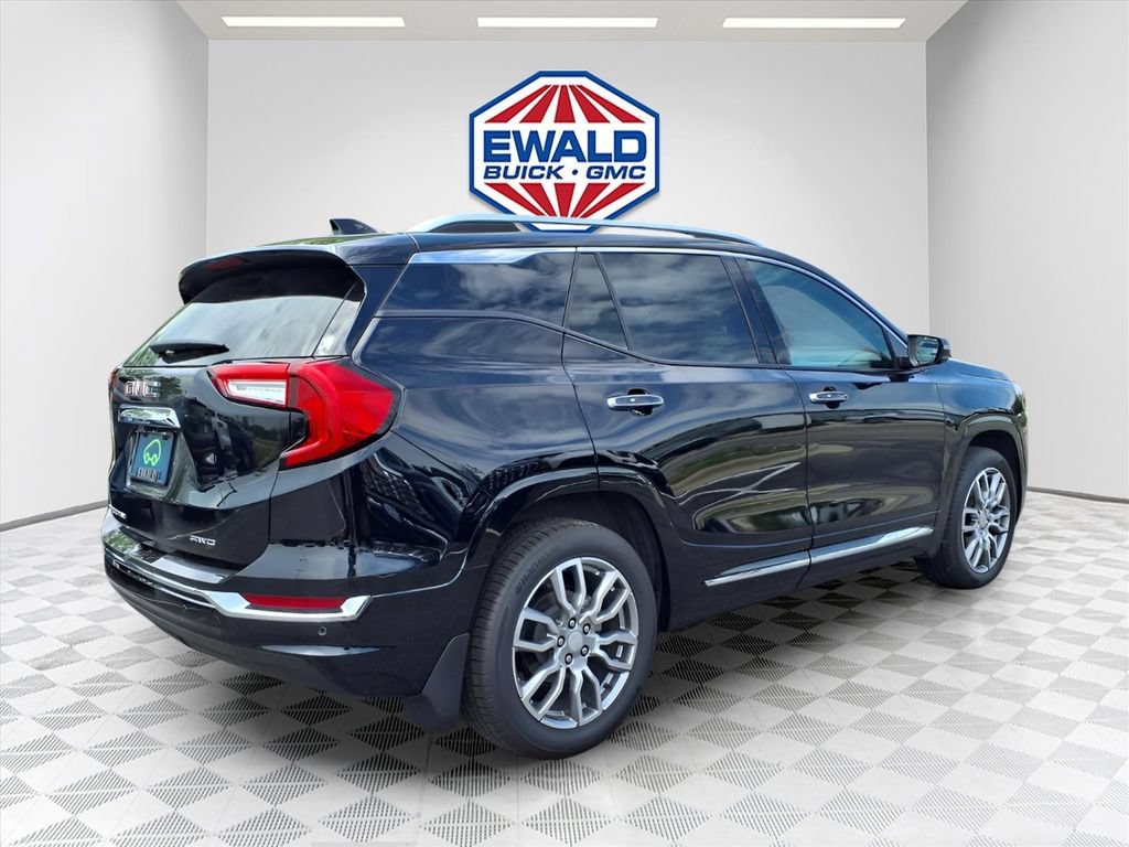 Certified 2024 GMC Terrain Denali w/ Denali Premium Package AWD/4WD image 5