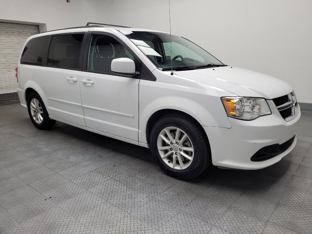 Used 2016 Dodge Grand Caravan SXT image 11