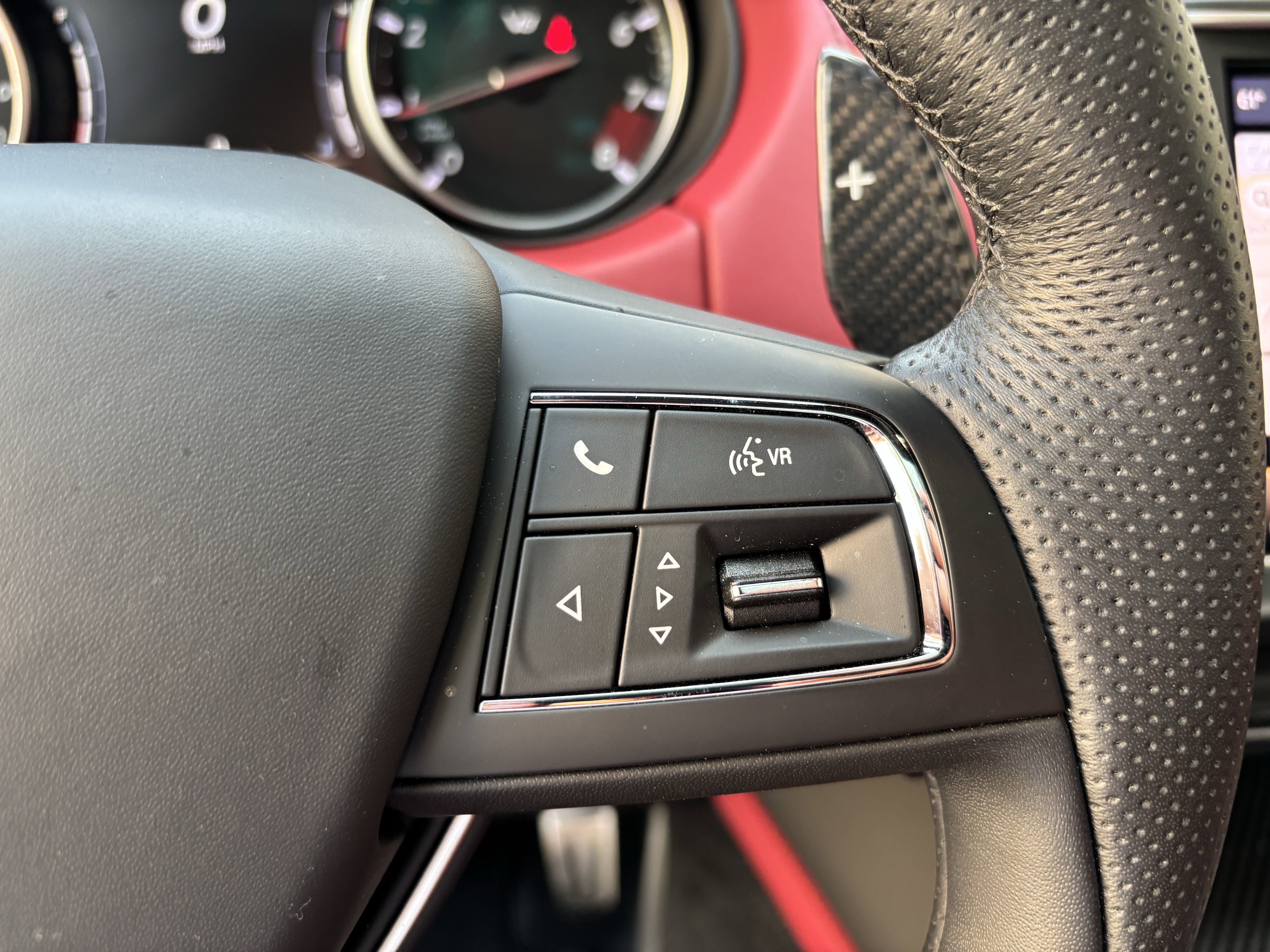 Used 2023 Maserati Levante Trofeo image 37