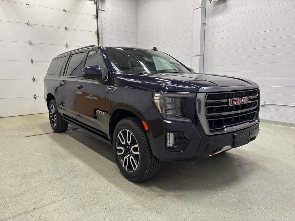 Used 2023 GMC Yukon XL AT4 w/ Technology Package image 2