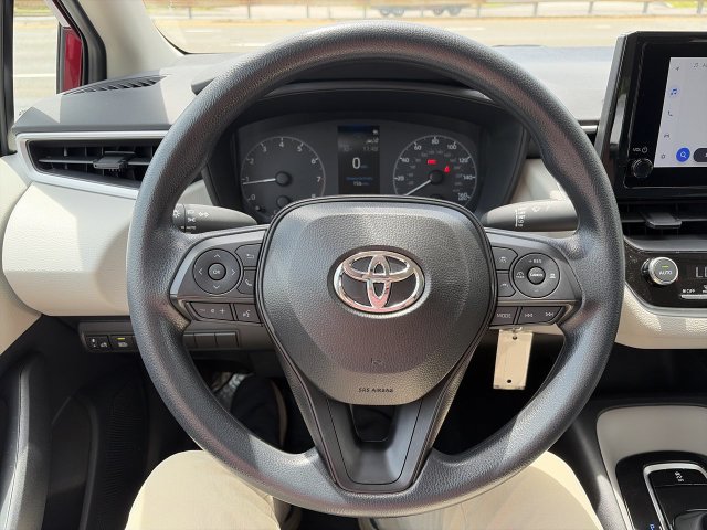 Used 2025 Toyota Corolla LE FWD image 14