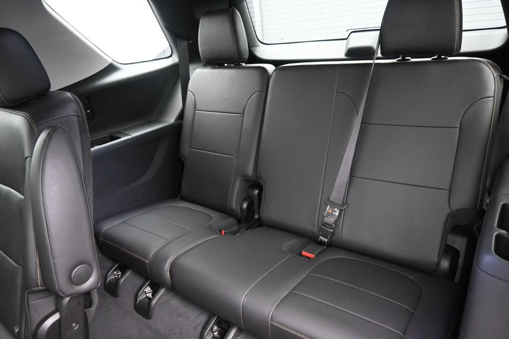Used 2021 Chevrolet Traverse RS FWD image 15