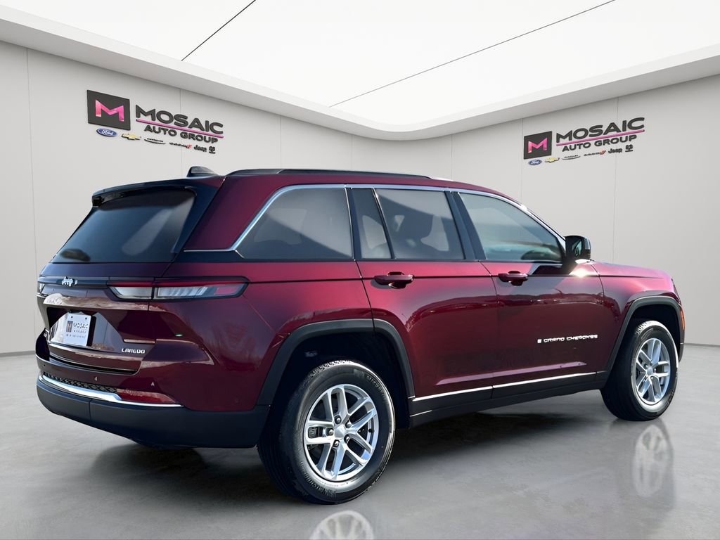 New 2026 Jeep Grand Cherokee Laredo image 3