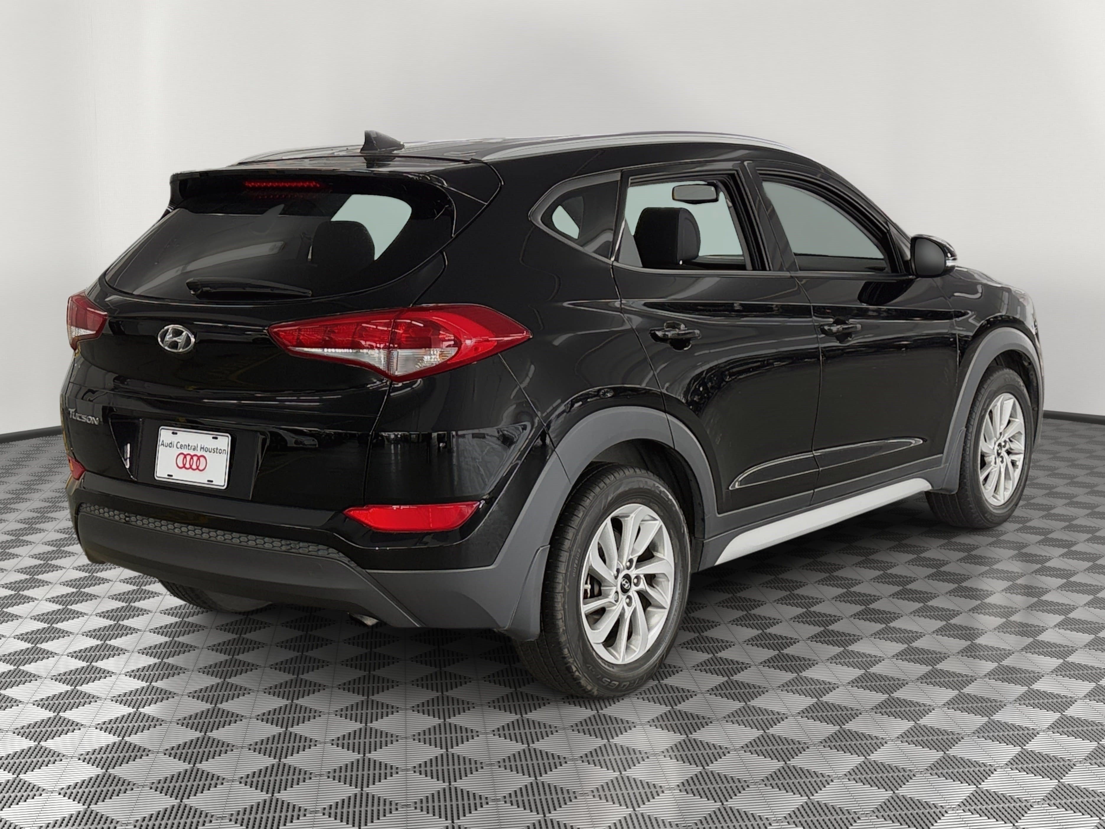 Used 2018 Hyundai Tucson SEL Plus w/ Cargo Package FWD image 9