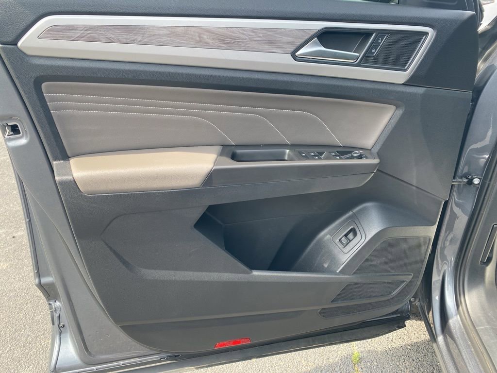 Used 2023 Volkswagen Atlas Cross Sport SE w/ Panoramic Sunroof Package image 10