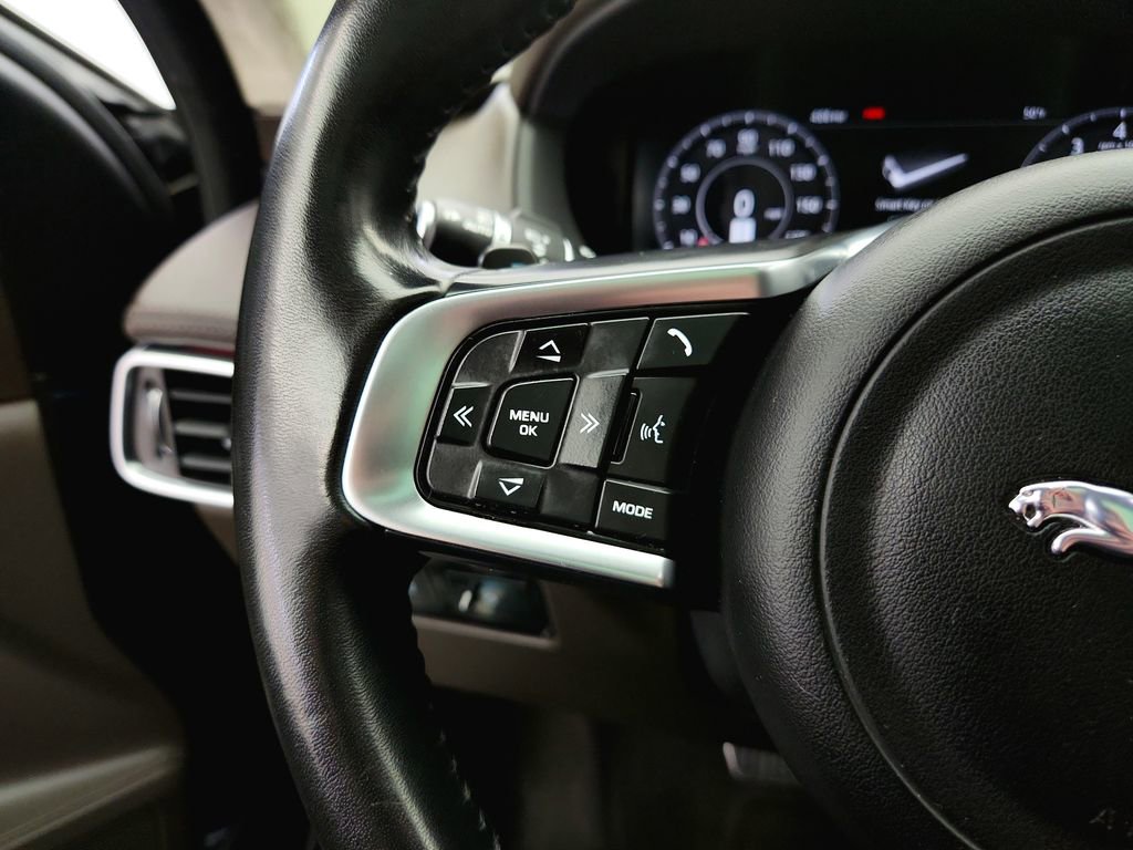 Used 2019 Jaguar F-PACE Portfolio image 25