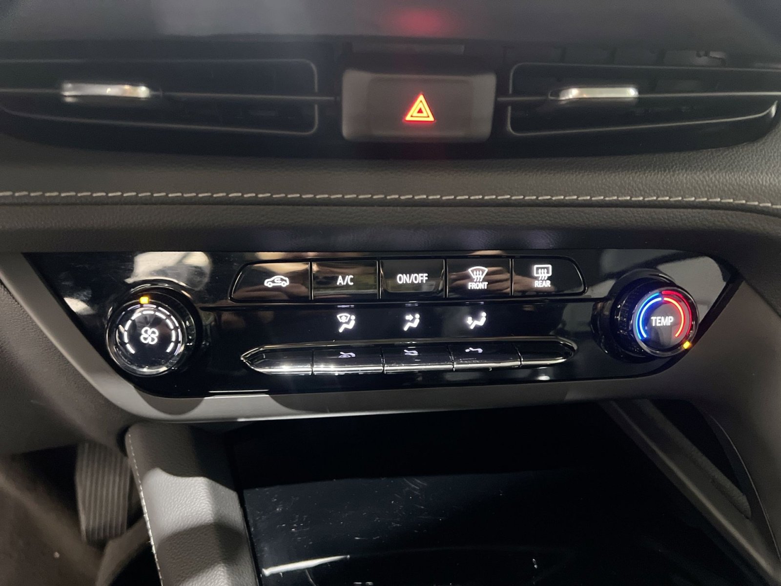 Used 2023 Buick Envision Preferred image 21