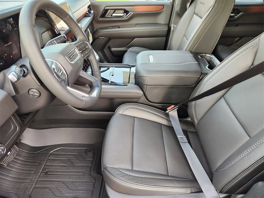 New 2026 GMC Yukon Denali w/ Sun & Power Step Package image 8