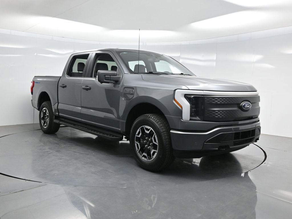 Used 2023 Ford F150 Lightning XLT AWD/4WD image 57