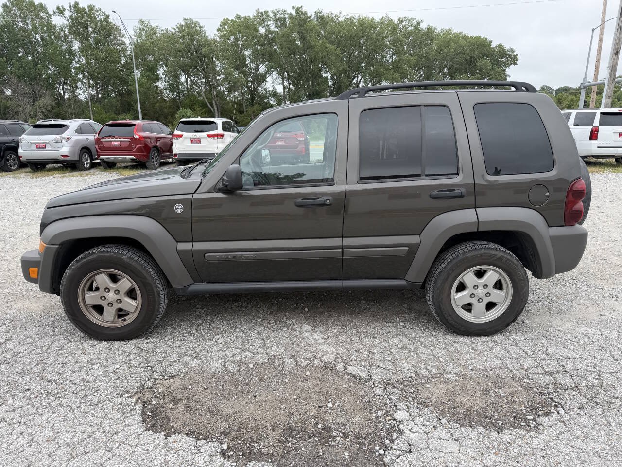 Used 2006 Jeep Liberty Sport AWD/4WD image 6
