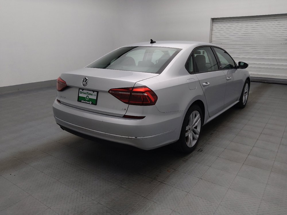 Used 2019 Volkswagen Passat 2.0T Wolfsburg w/ Wheels & Sunroof Package FWD image 9
