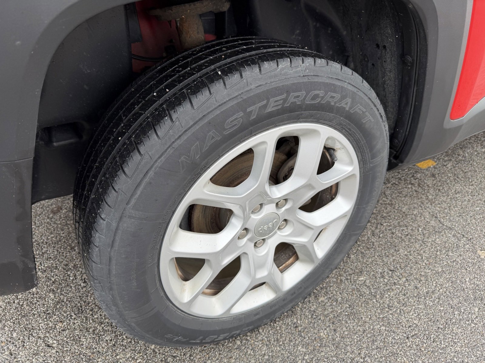 Used 2017 Jeep Renegade Latitude w/ Cold Weather Group image 9