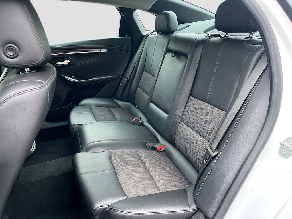 Used 2018 Chevrolet Impala LT image 24