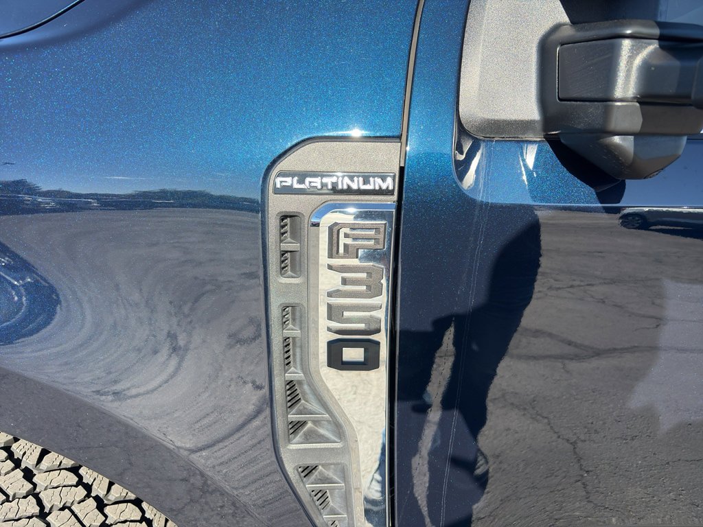 Used 2023 Ford F350 Platinum w/ FX4 Off-Road Package AWD/4WD image 9