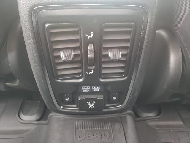 Used 2018 Jeep Grand Cherokee Overland AWD/4WD image 13