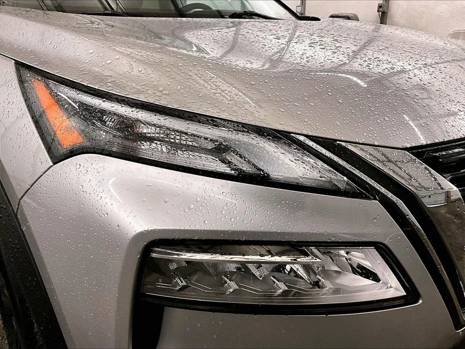 Used 2023 Nissan Rogue SV image 27