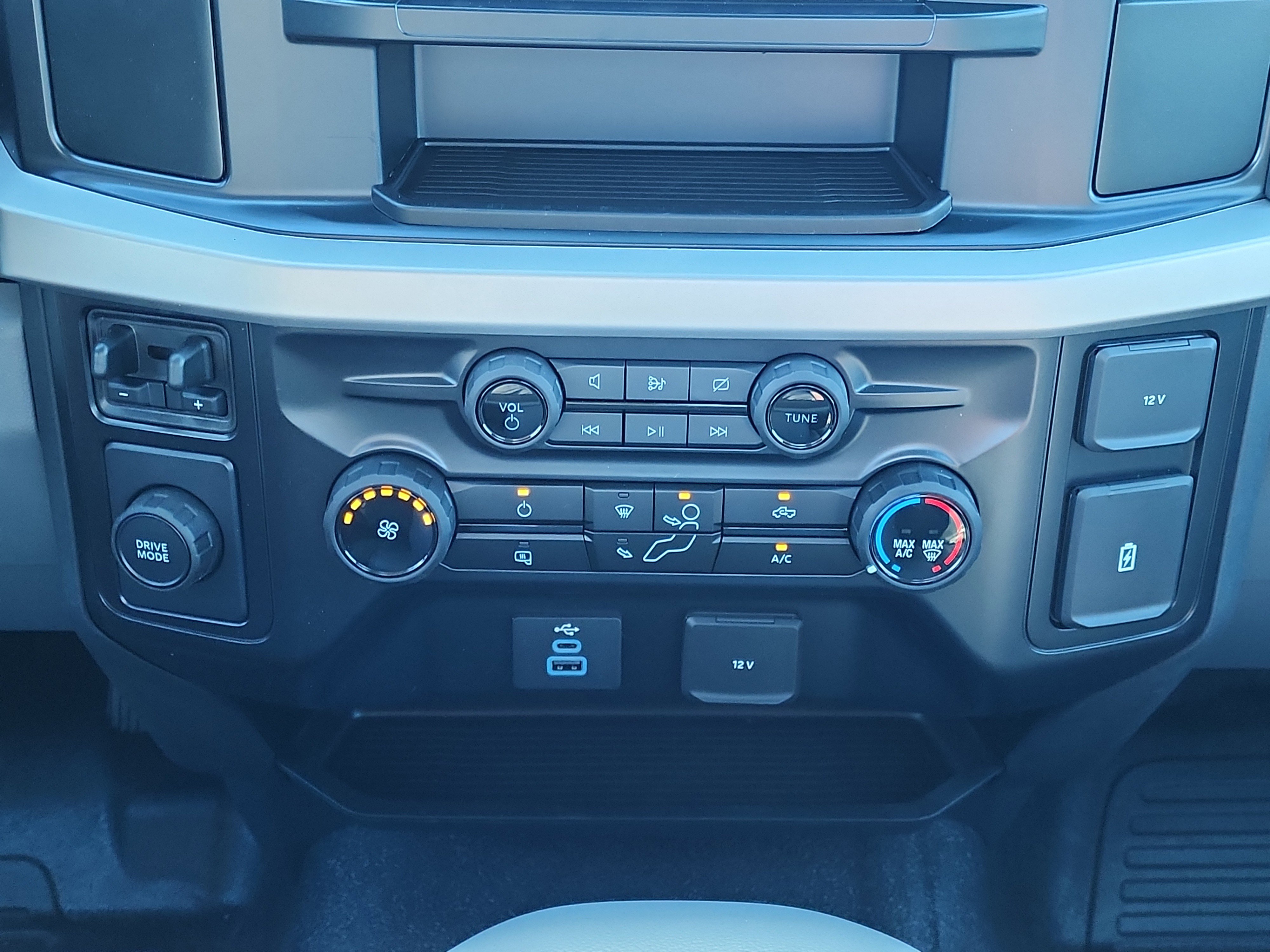 New 2024 Ford F550 2WD Regular Cab Super Duty image 12