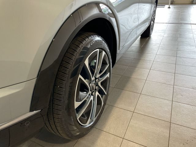 Used 2025 Cadillac Optiq Sport 1 AWD/4WD image 13