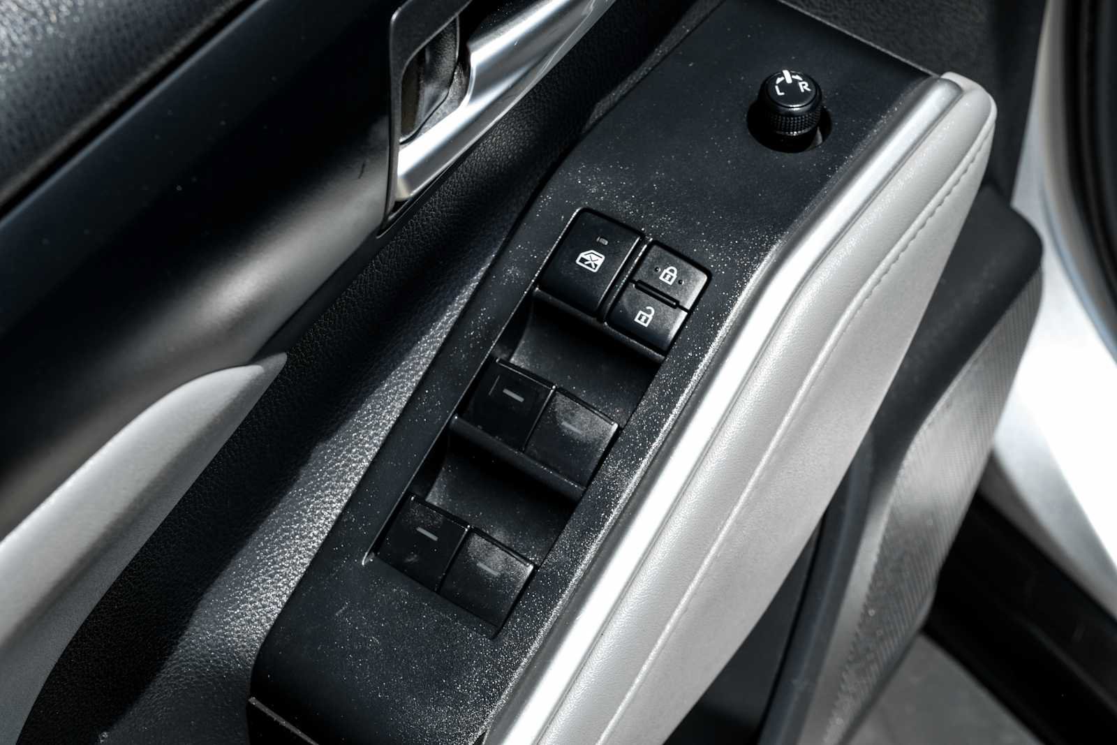 Used 2020 Toyota Highlander XLE FWD image 44