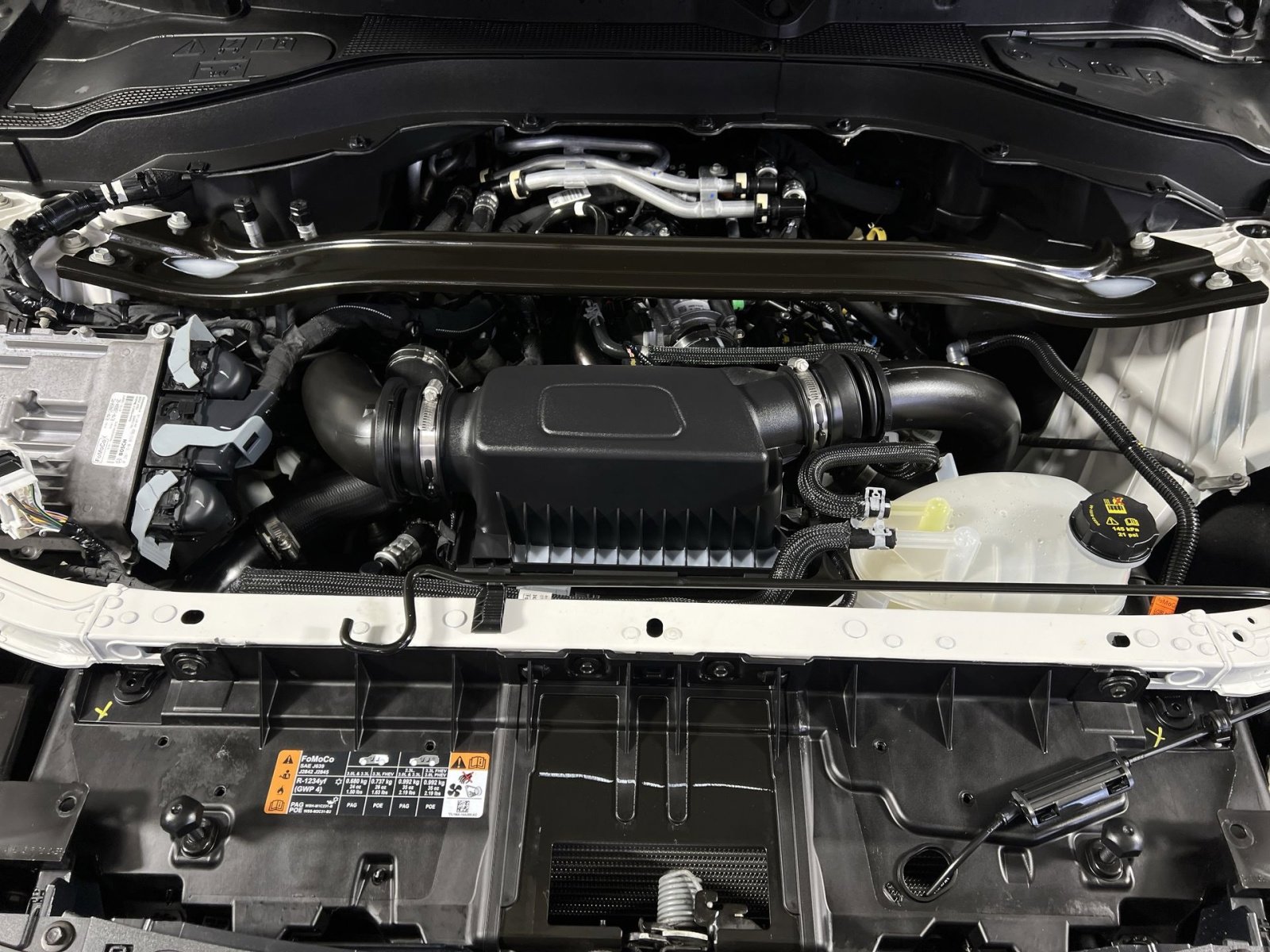 Used 2025 Ford Explorer ST image 28