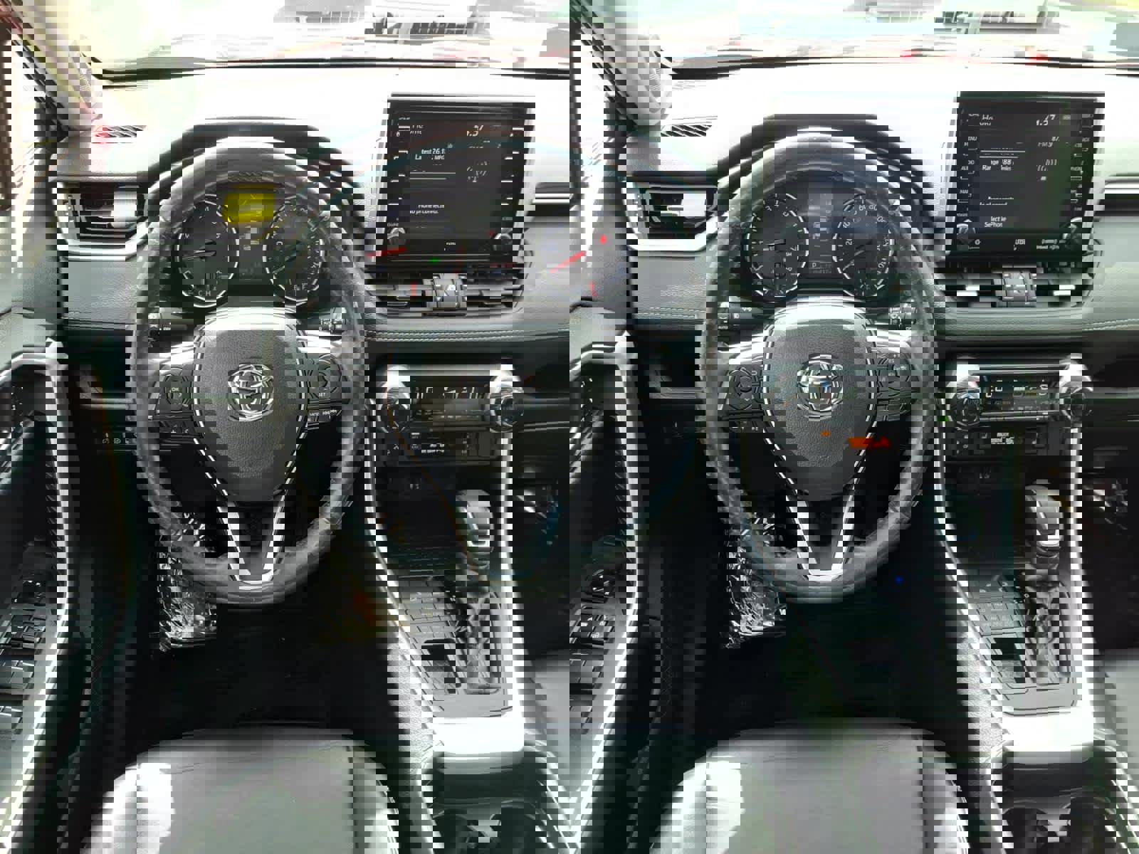 Used 2019 Toyota RAV4 XLE Premium w/ Cold Weather Package AWD/4WD image 14