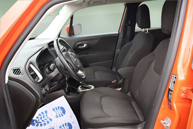 Used 2016 Jeep Renegade Latitude image 15